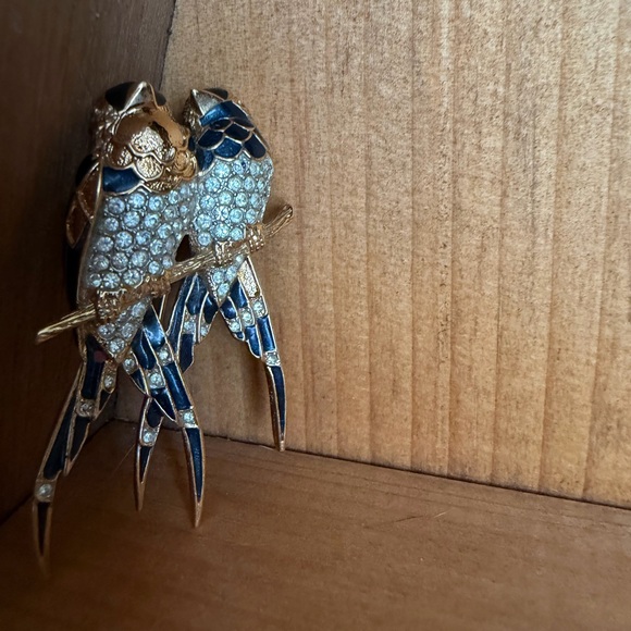 D’Orlan Vintage Rare Elegant Gold and Blue Bird Brooch. - Picture 3 of 10